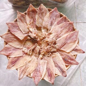 mâm khô mực bầu size 55-60 con/kg